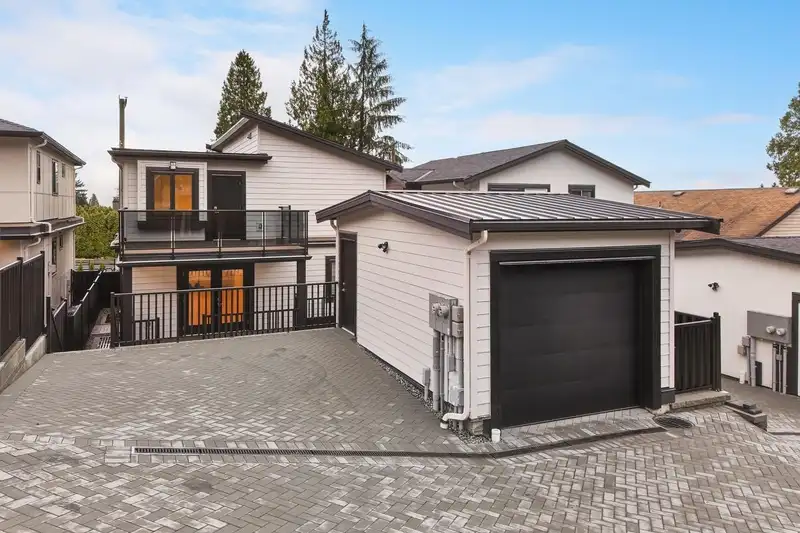 806 MONTROYAL BOULEVARD - photo 2 of 40
