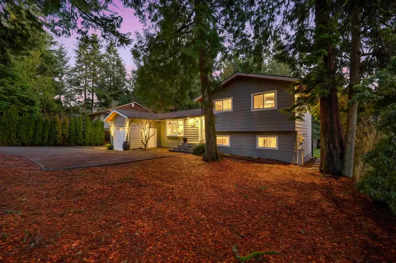 2568 THE BOULEVARD - photo 3 of 21