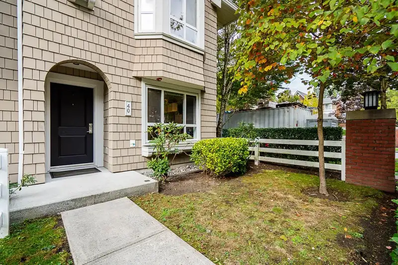 40 2418 AVON PLACE - photo 4 of 38
