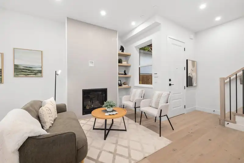 2 533 E 51ST AVENUE - photo 4 of 38