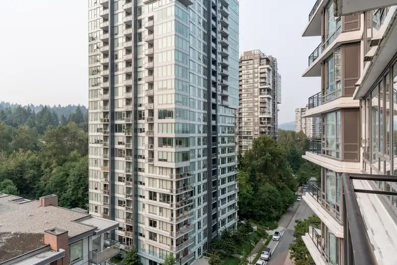902 400 CAPILANO ROAD - photo 2 of 34