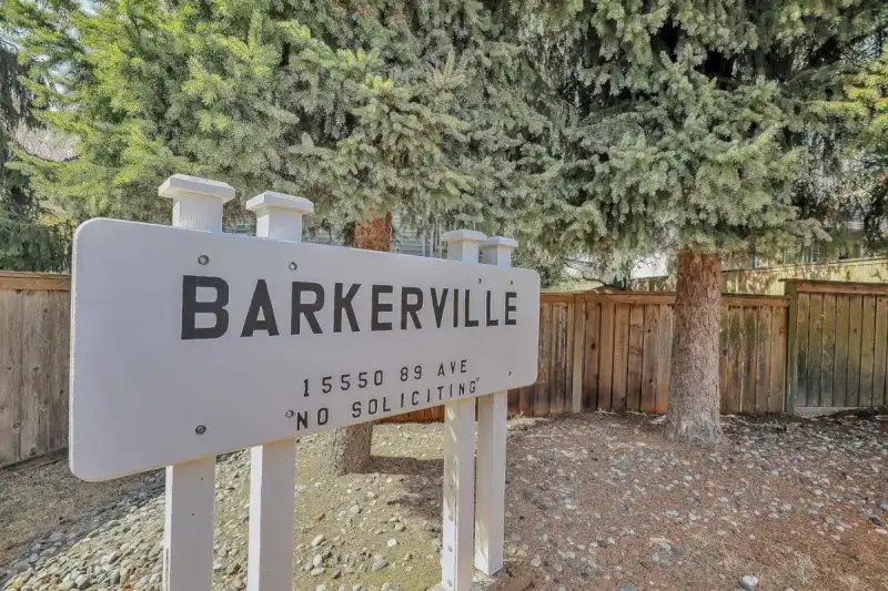 24 15550 89 AVENUE - photo 2 of 33