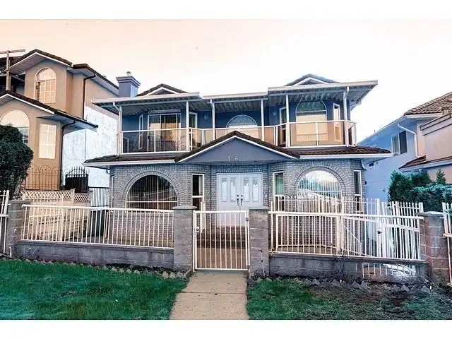 7563 CARIBOO ROAD - photo 1 of 39