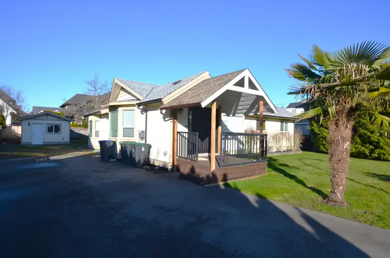 17341 0 AVENUE - photo 2 of 6