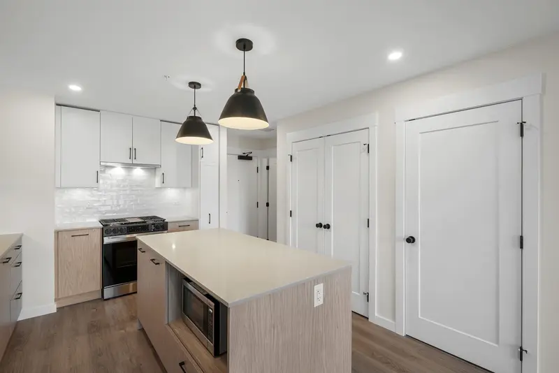 505 27218 ALDERGROVE TOWN CENTRE DRIVE - photo 4 of 24