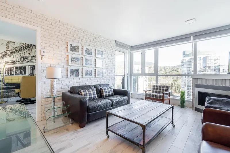 1806 235 GUILDFORD WAY - photo 4 of 25