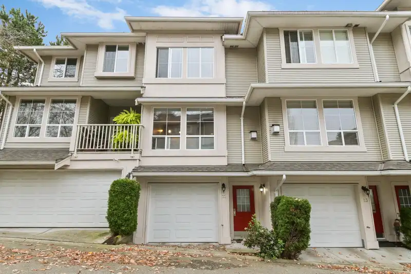 22 14952 58 AVENUE - photo 1 of 33