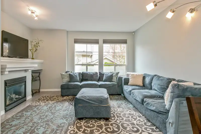 22 14952 58 AVENUE - photo 3 of 33
