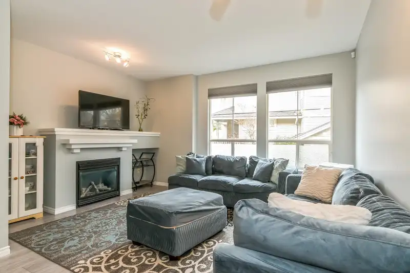 22 14952 58 AVENUE - photo 4 of 33