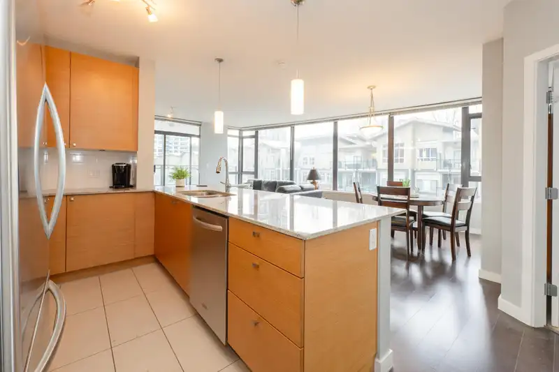 204 110 BREW STREET - photo 4 of 40
