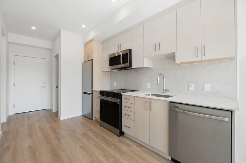 W412 13838 108 AVENUE - photo 4 of 20