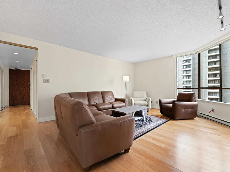 601 738 BROUGHTON STREET - photo 3 of 25