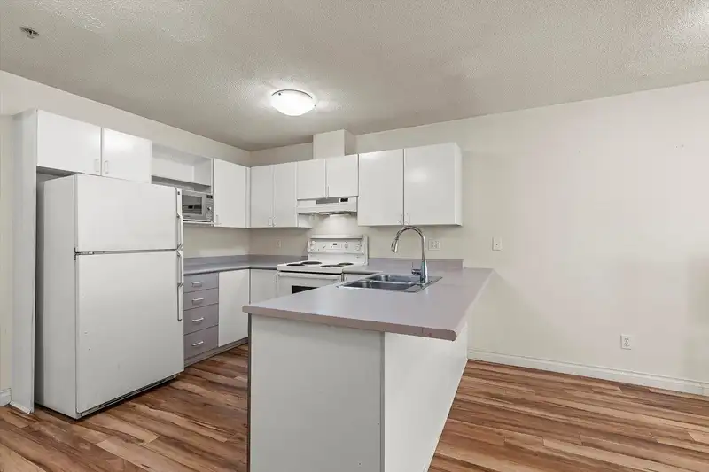 309 12110 80 AVENUE - photo 4 of 26
