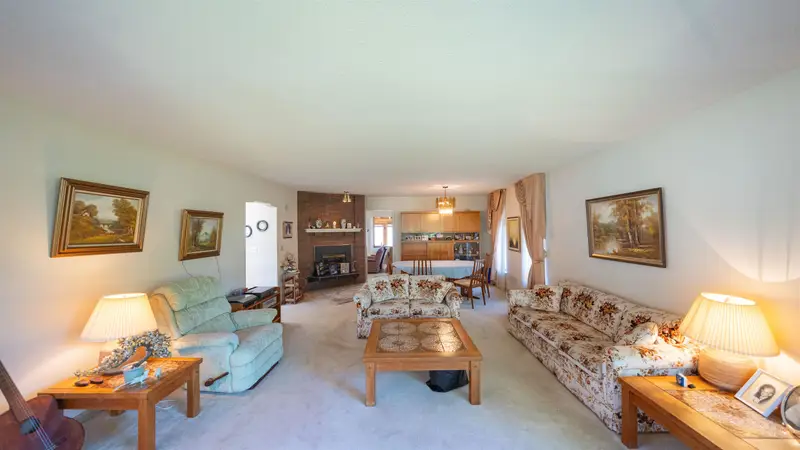 14076 19A AVENUE - photo 4 of 25