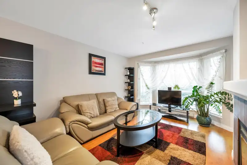 305 9979 140 STREET - photo 2 of 28