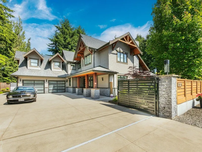 20290 40 AVENUE - photo 3 of 25