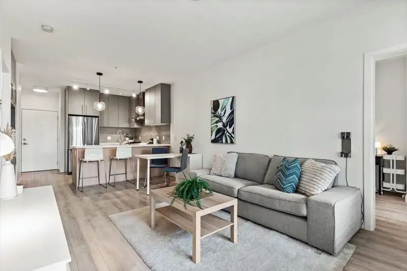 206 603 REGAN AVENUE - photo 1 of 38
