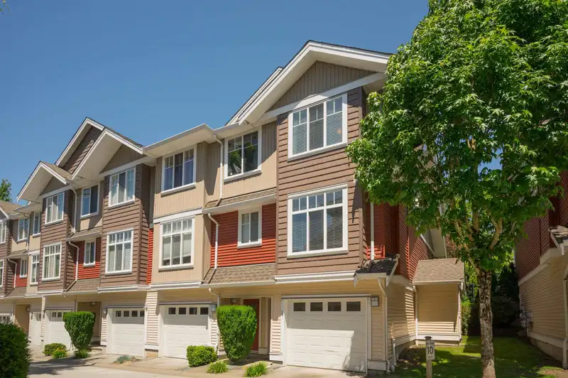 33 19455 65 AVENUE - photo 1 of 35