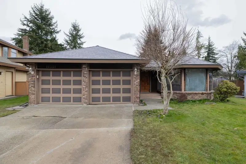 16351 NORTHGLEN CLOSE - photo 2 of 33