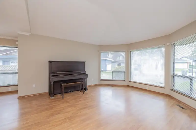 16351 NORTHGLEN CLOSE - photo 4 of 33