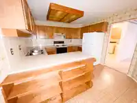 102 13894 102 AVENUE - thumbnail 3