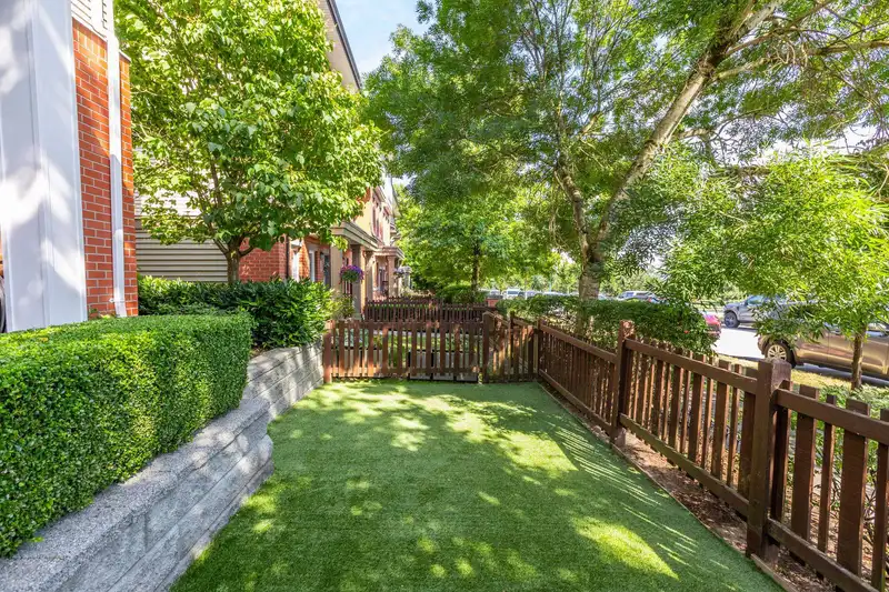 114 19505 68A AVENUE - photo 3 of 40