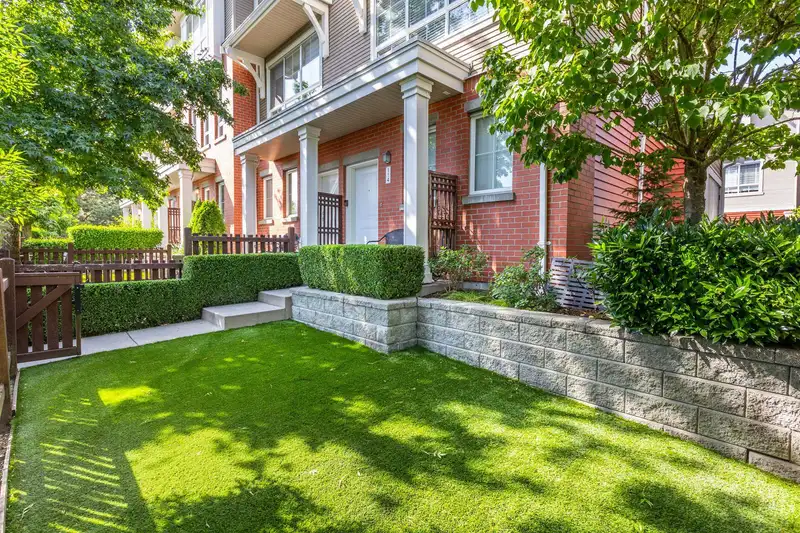 114 19505 68A AVENUE - photo 4 of 40
