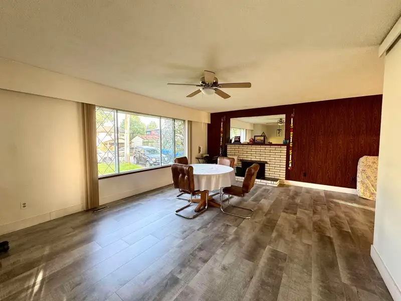 9537 125A STREET - photo 3 of 24