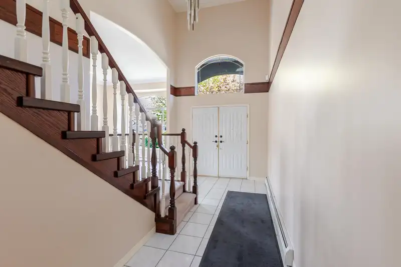 7953 155A STREET - photo 3 of 40