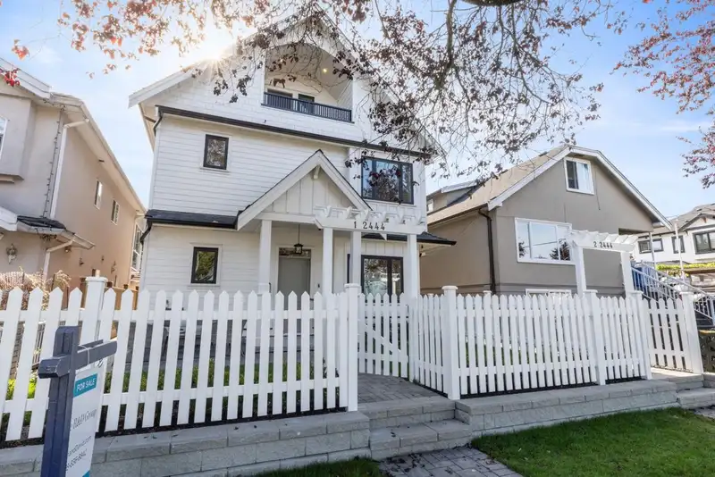 1 2444 NAPIER STREET - photo 2 of 28