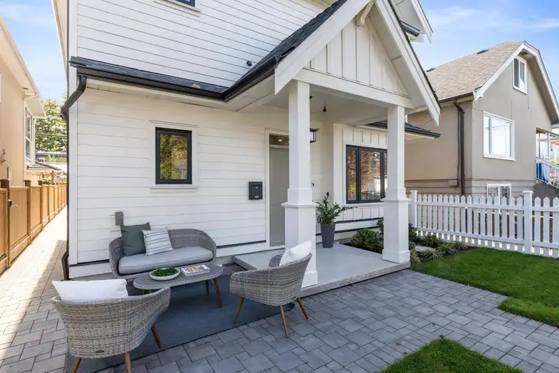 1 2444 NAPIER STREET - photo 3 of 28