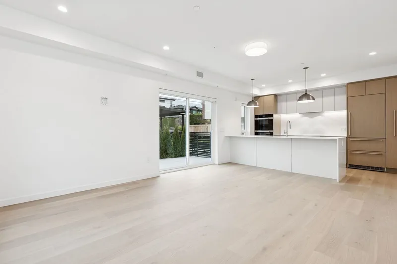 4817 LAUREL STREET - photo 3 of 23