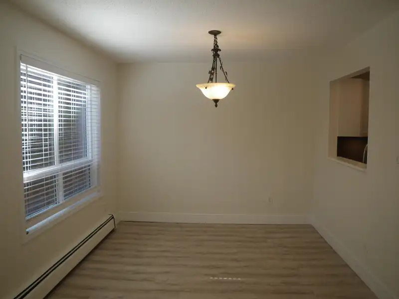4 19952 56 AVENUE - photo 4 of 22