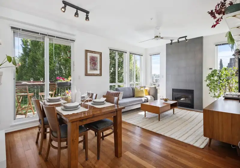 505 8495 JELLICOE STREET - photo 1 of 29