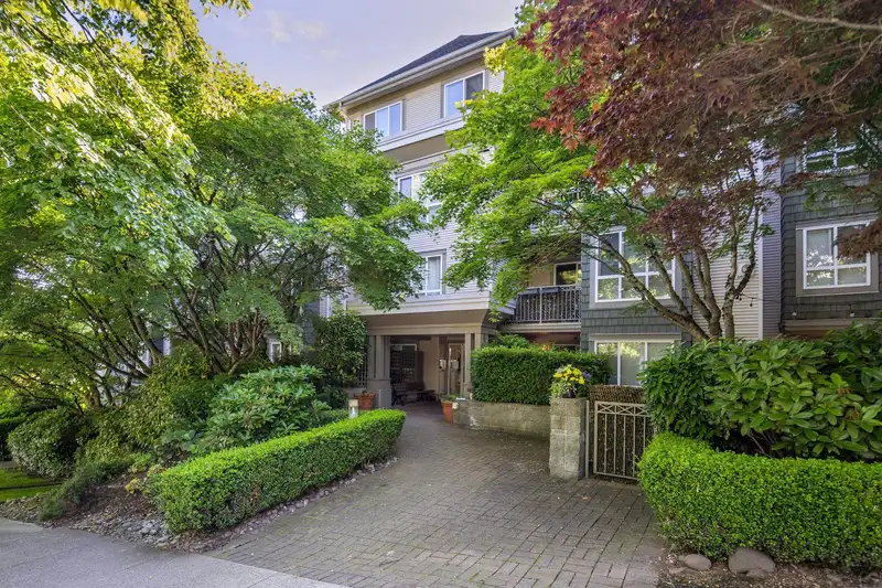 505 8495 JELLICOE STREET - photo 3 of 29