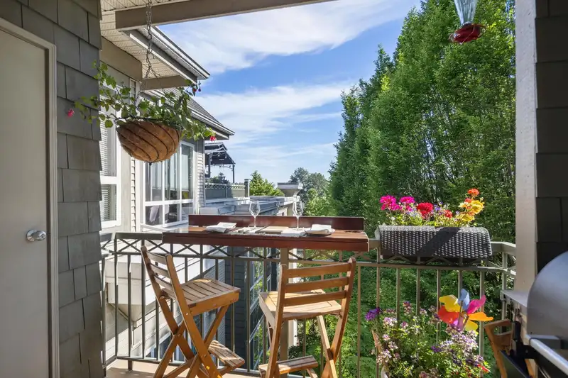 505 8495 JELLICOE STREET - photo 4 of 29