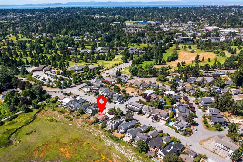 1244 BEACH GROVE ROAD - photo 3 of 11