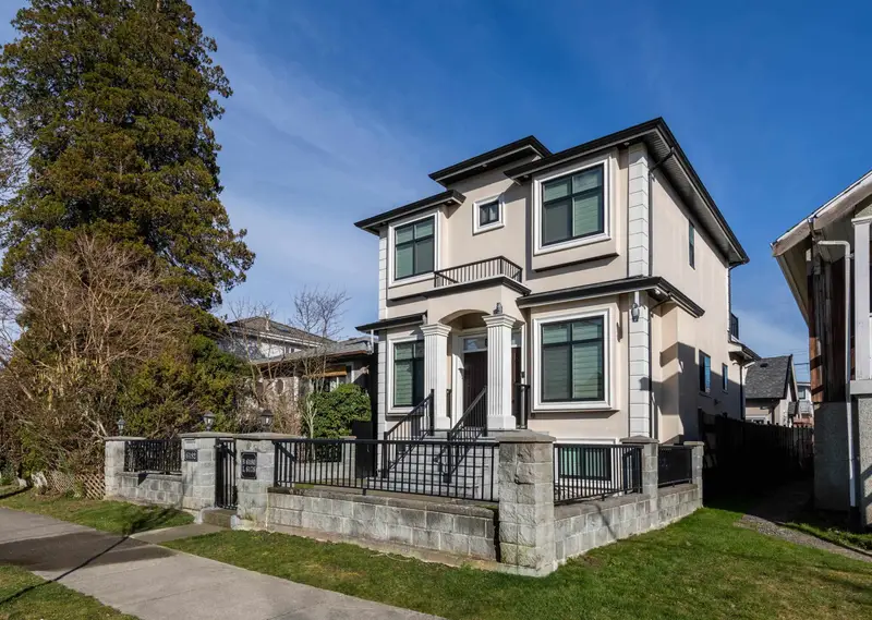 6182 COMMERCIAL STREET - photo 2 of 25