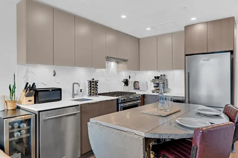 409 648 LEA AVENUE - photo 2 of 13