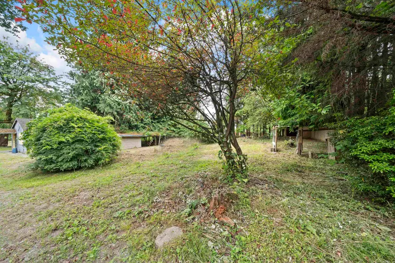 9185 187 STREET - photo 4 of 25