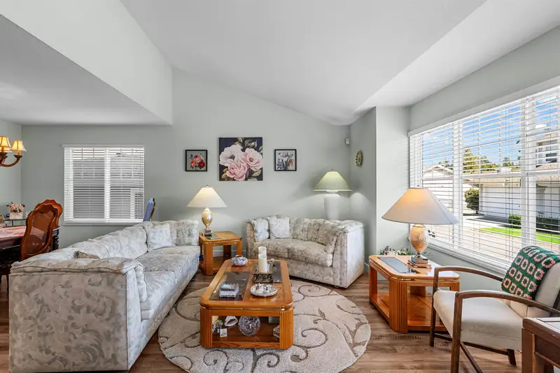 19 6885 184 STREET - photo 3 of 25