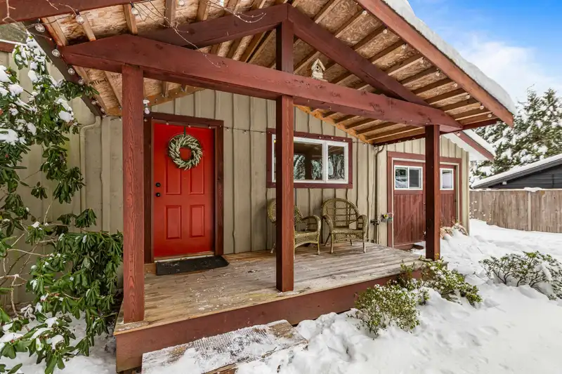 26047 112 AVENUE - photo 2 of 40