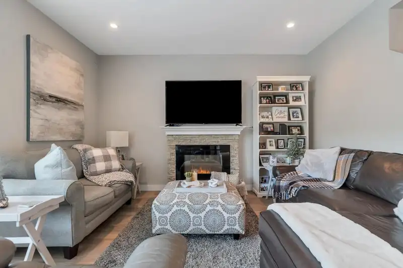 14 3303 ROSEMARY HEIGHTS CRESCENT - photo 4 of 39