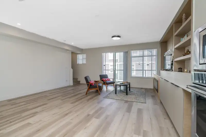 45 10488 124 STREET - photo 4 of 29