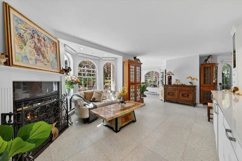 101 888 BUTE STREET - photo 3 of 40