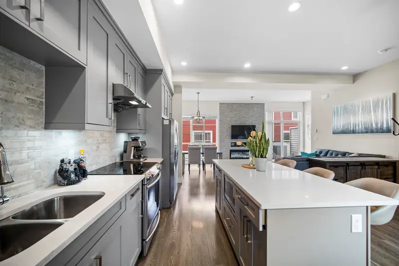 12 6945 185 STREET - photo 1 of 25