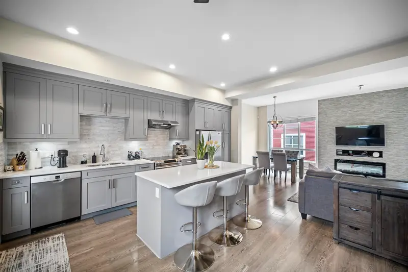 12 6945 185 STREET - photo 4 of 25