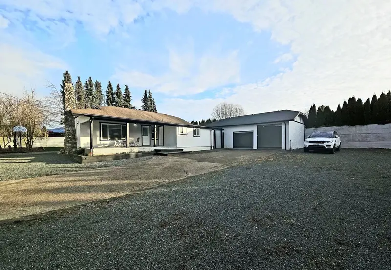 7088 SUMAS PRAIRIE ROAD - photo 2 of 22