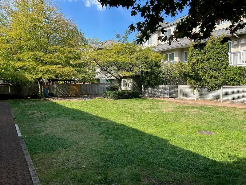 37 7831 GARDEN CITY ROAD - photo 4 of 6