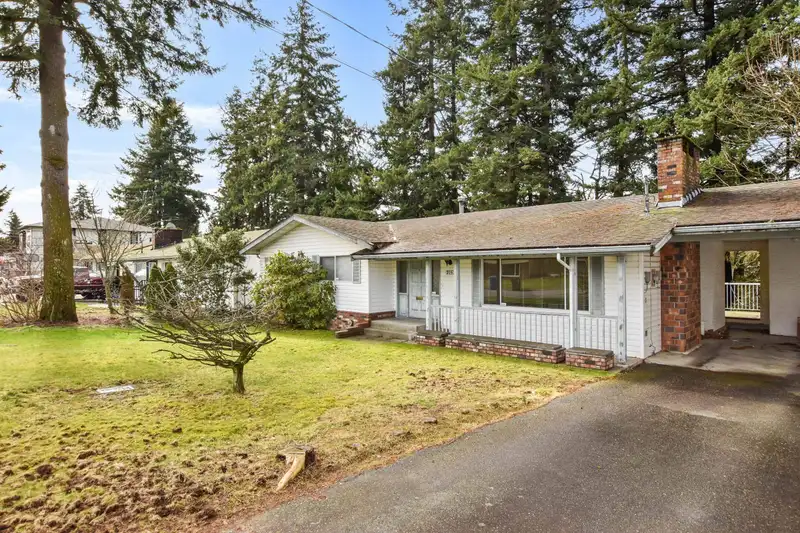 2157 TOPAZ STREET - photo 4 of 38